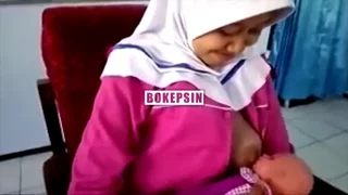 Mahasiswa Kebidanan Praktek Menyusui